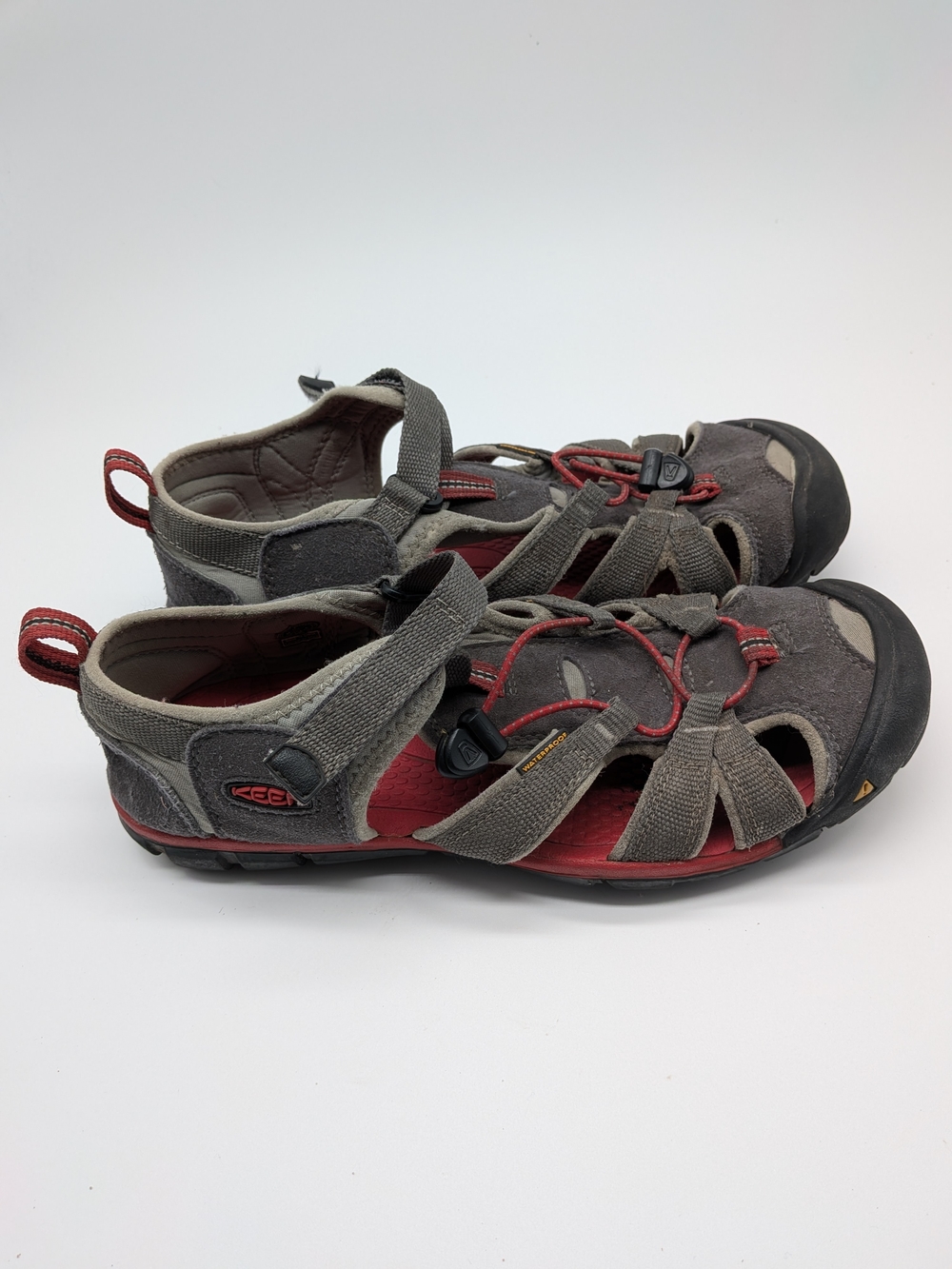 KEEN Seacamp II CNX Magnet Red Carpet Sandals Women's Size 7